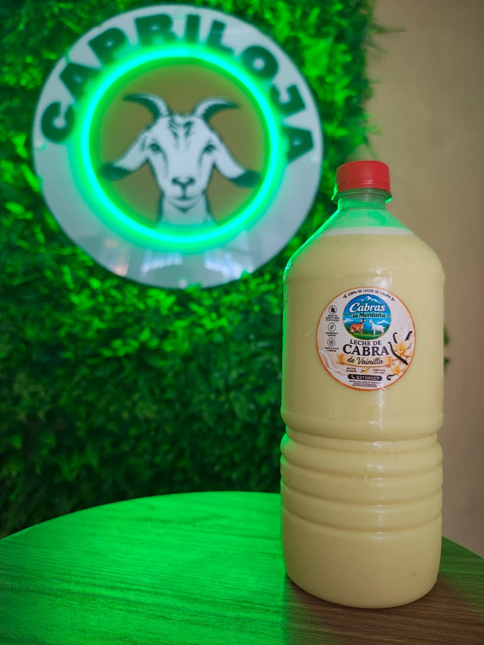 Leche de cabra natural — Cabras La Montaña