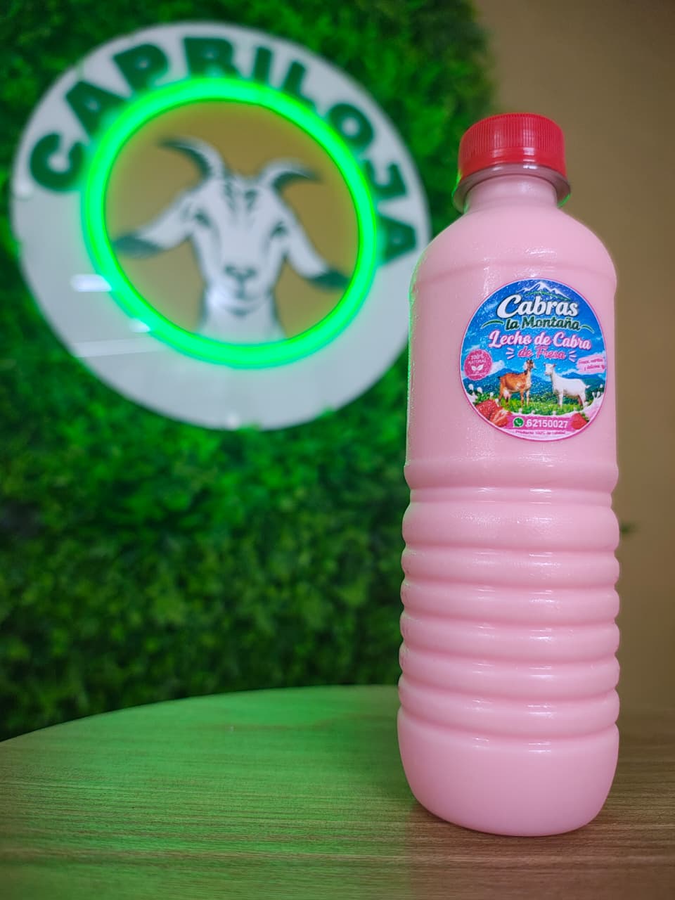 Leche de cabra de fresa · 355 ml — Cabras La Montaña