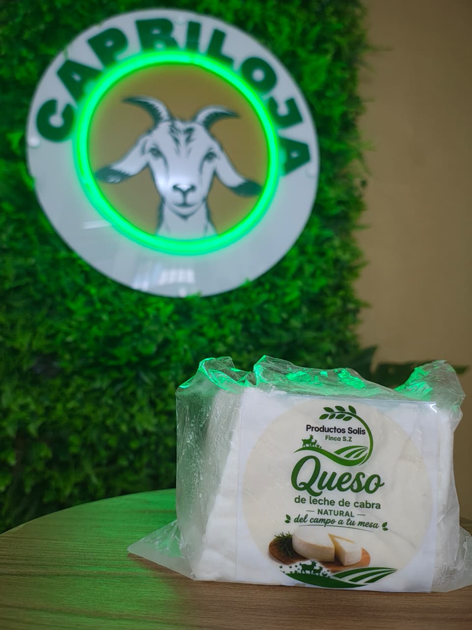 Queso artesanal de cabra — Productos Solís (Finca S.Z)